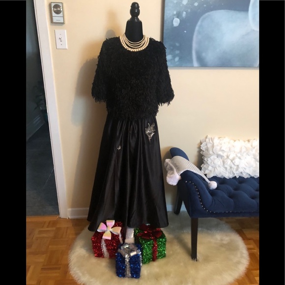 IMPERIAL black satin long skirt with crystal decals size medium - Picture 5 of 12